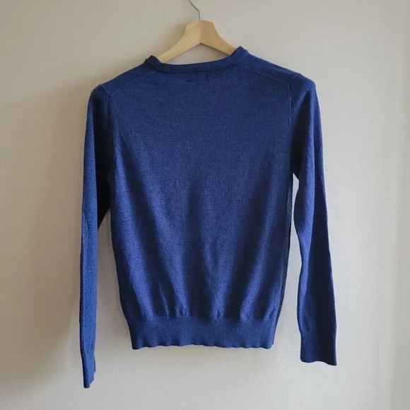 Blue Wool  knit V-neck sweater - Picture 5 of 9